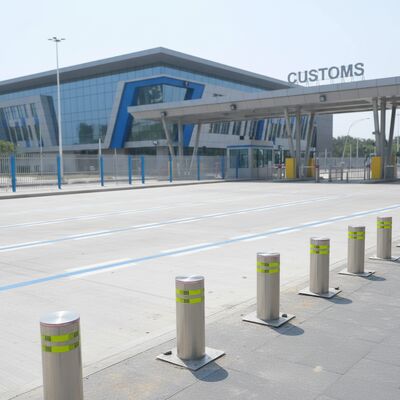 219mm Diameter Automatic Rising Bollards with 304 Stainless Steel Construction and 220V Voltage