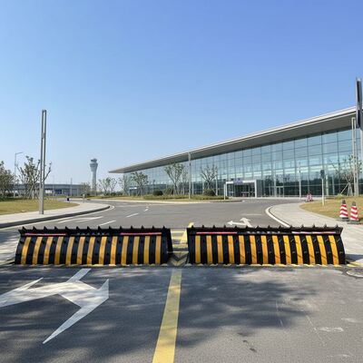 PLC Controlled Road Blocker System with 220 Ton Capacity and Electro-Hydraulic Drive for Secure Vehicle Access Control