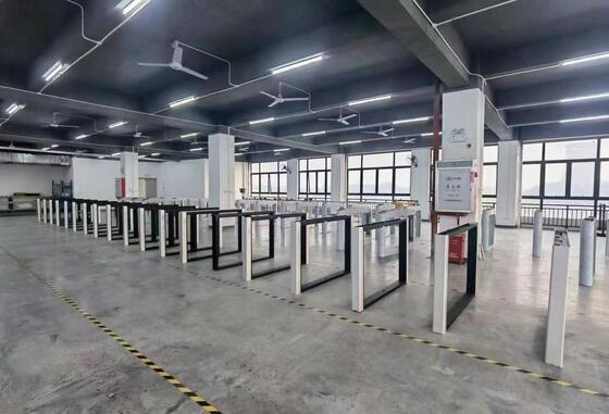 304 Stainless Steel Swing Barrier Turnstile Gate with 5 Million Cycles and 600-900mm Channel Width