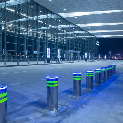 IP68 กันน้ํา K12 ระดับการชน ไฮดรอลิกขึ้น Bollard กับ 220V โวลเตชั่นสําหรับการควบคุมรถยนต์